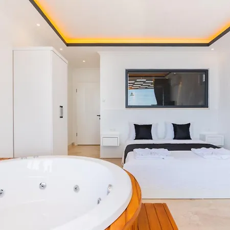 2 Bedroom 1986 *