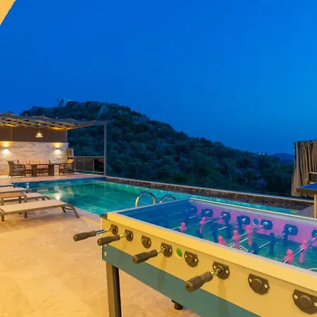 2 Bedroom 1986 Villa Kalkan
