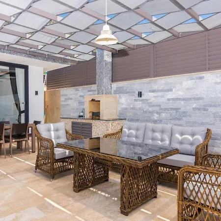 2 Bedroom 1986 Kalkan